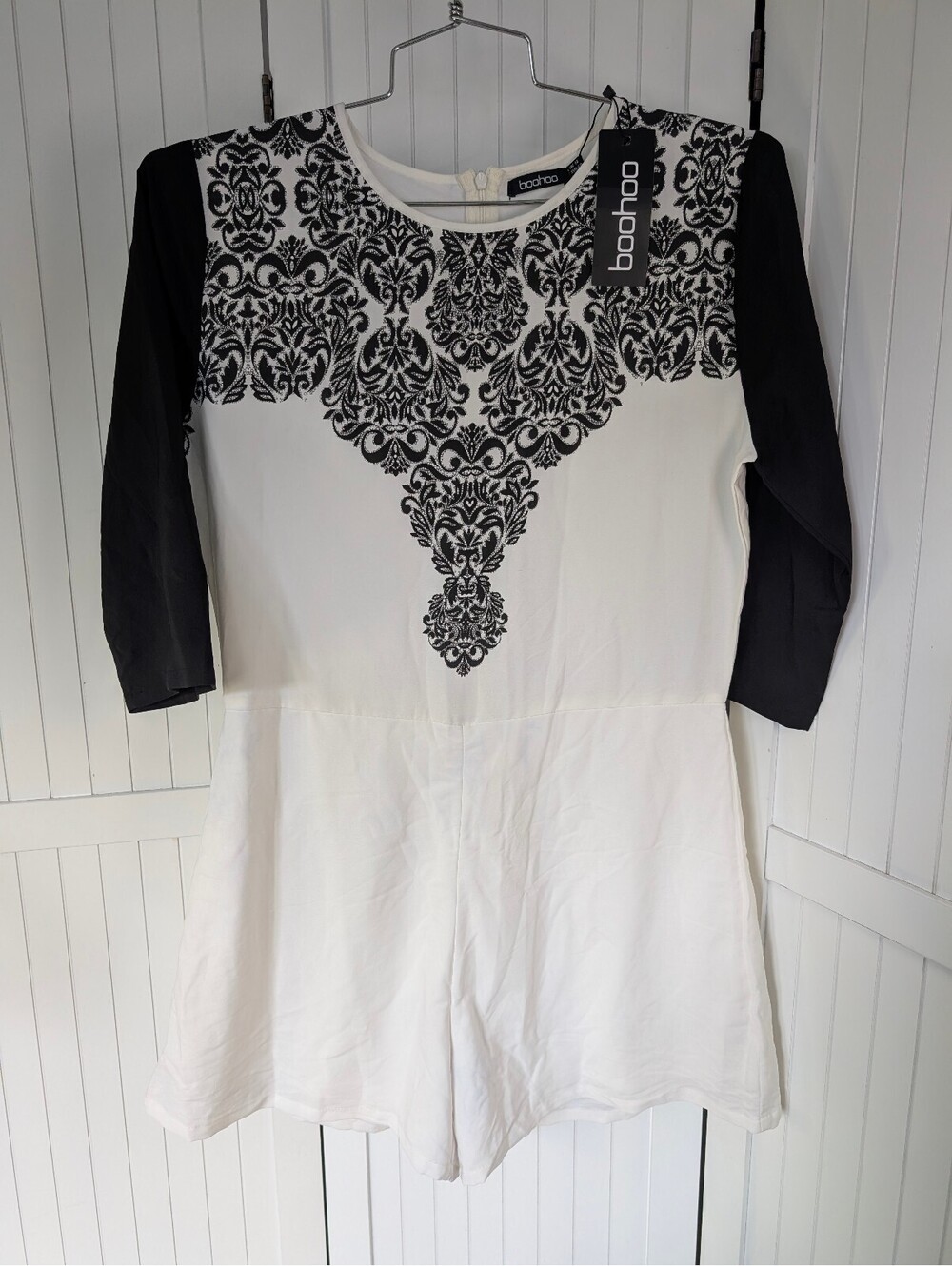 NWT Boohoo Mia Womens US 10 Black Ivory Placement Print 3/4 Sleeve Playsuit